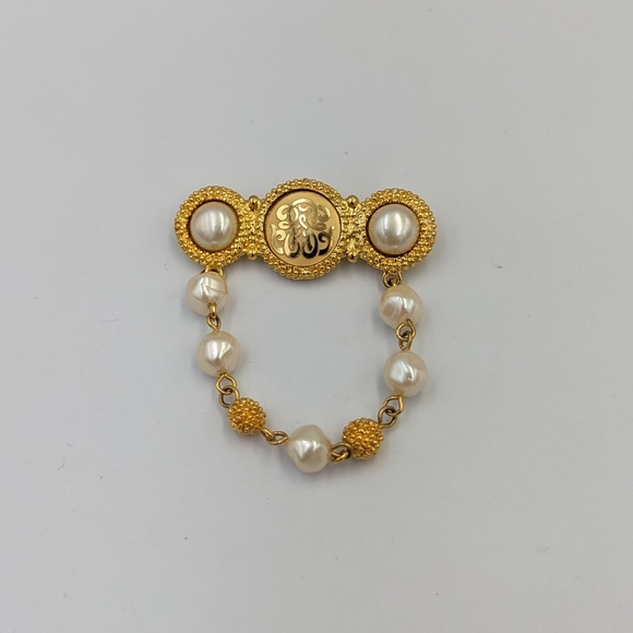 Decorated Bar & Chain Faux Pearls LIZ CLAIBORNE Vintage Gold Tone Brooch - Picture 4 of 11